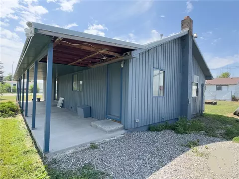 Exterior - 833 S 2nd St S, Hardin, MT 59034 photo 6 of 10