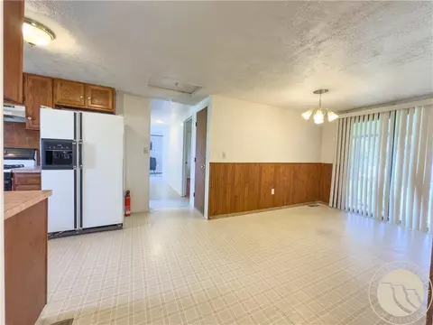 Dining - 833 S 2nd St S, Hardin, MT 59034 photo 2 of 2