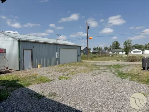 Exterior - 833 S 2nd St S, Hardin, MT 59034 photo 8 of 10