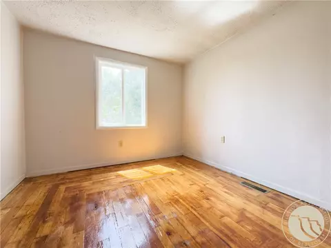 Bedroom - 833 S 2nd St S, Hardin, MT 59034 photo 2 of 4