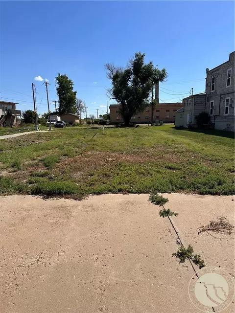 10 S 1st St E, Baker, MT 59313