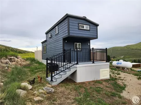111 Printz St, Bearcreek, MT 59007