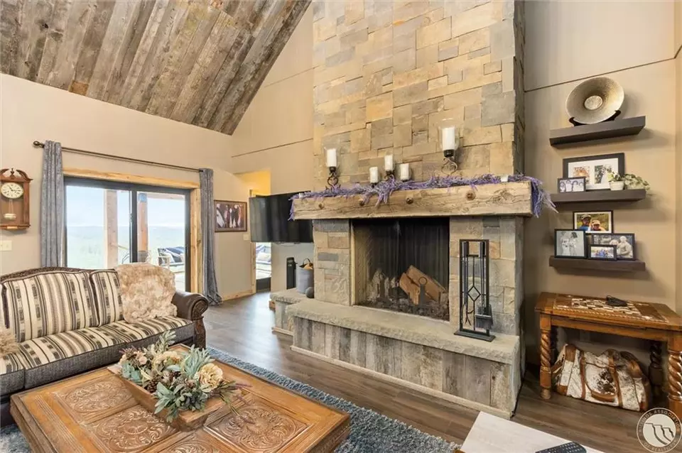 Living - 50 Pleasant Grove Rd, Roundup, MT 59072 photo 6 of 6