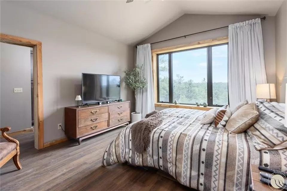 Bedroom - 50 Pleasant Grove Rd, Roundup, MT 59072 photo 3 of 3