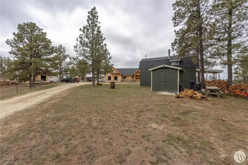 Exterior - 50 Pleasant Grove Rd, Roundup, MT 59072 photo 4 of 4