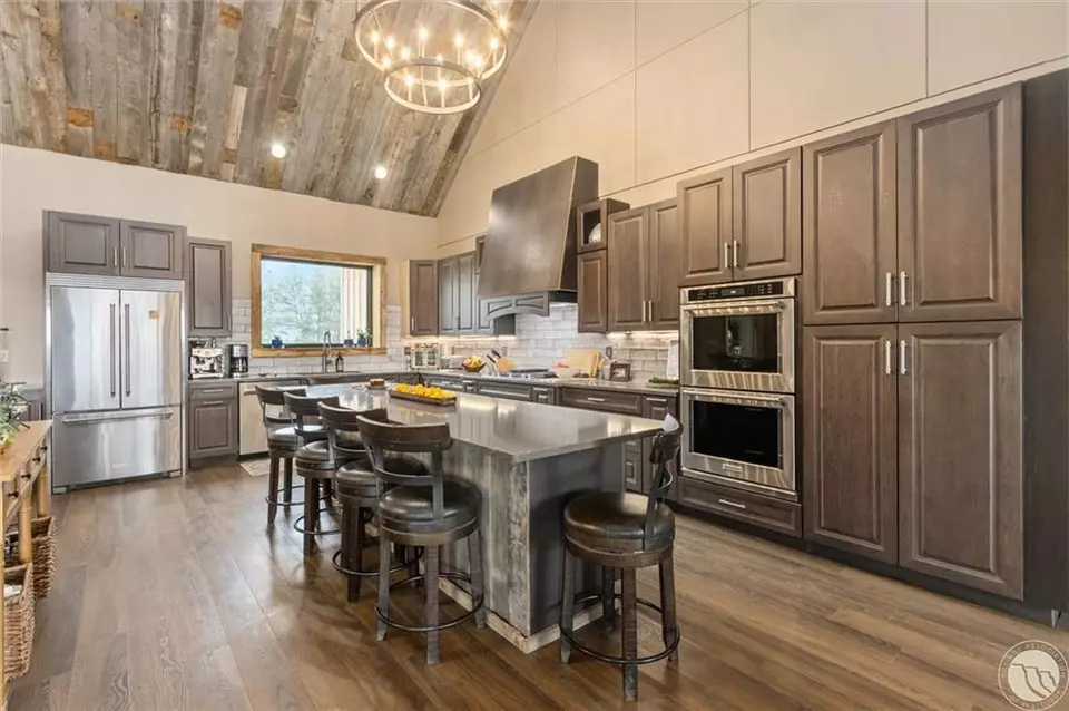 Kitchen - 50 Pleasant Grove Rd, Roundup, MT 59072 photo 2 of 6