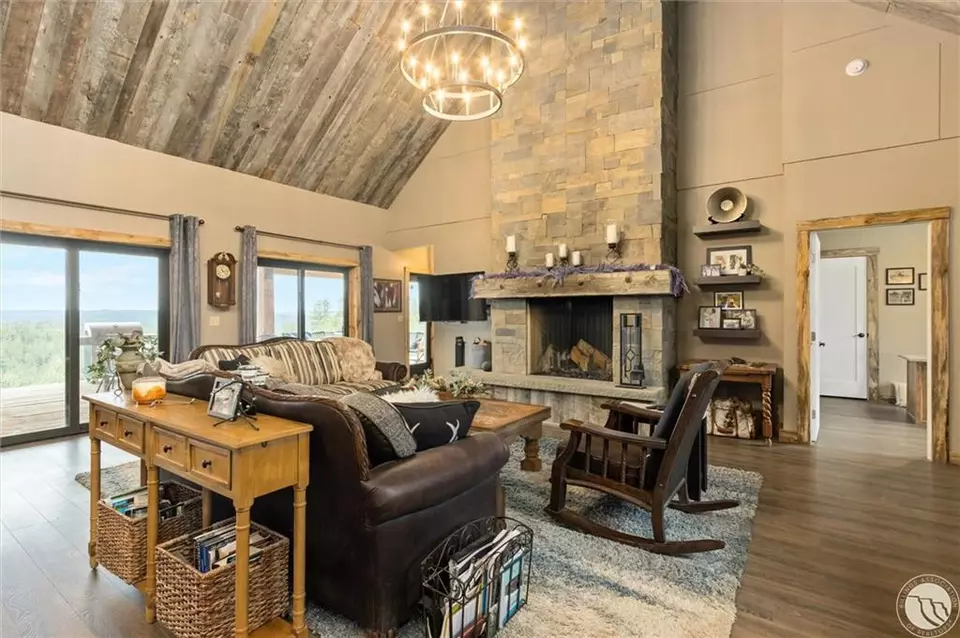 Living - 50 Pleasant Grove Rd, Roundup, MT 59072 photo 4 of 6