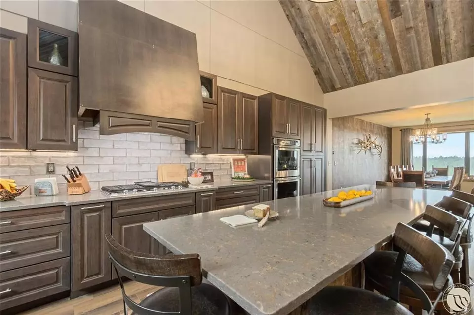 Kitchen - 50 Pleasant Grove Rd, Roundup, MT 59072 photo 3 of 6
