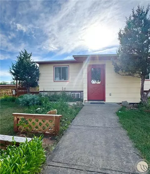 619 3rd St E, Roundup, MT 59072