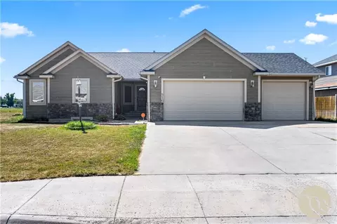 516 13th St W, Hardin, MT 59034
