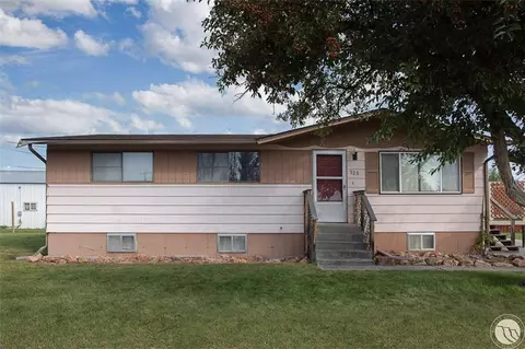 125 7th E, Hardin, MT 59034 photo 1
