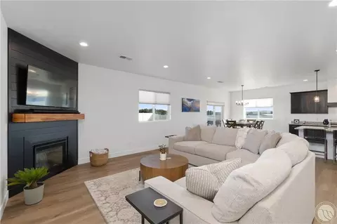 Living - 613 Candle Light Ln, Billings, MT 59106 photo 1 of 3