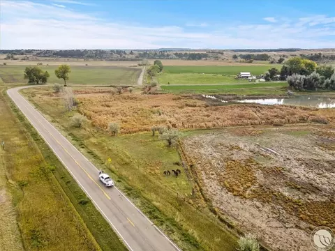 2 2nd S, Pompeys Pillar, MT 59064