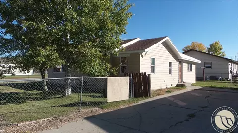 4 S Miles Ave, Hardin, MT 59034