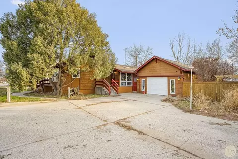 710 3rd St W, Hardin, MT 59034 photo 1