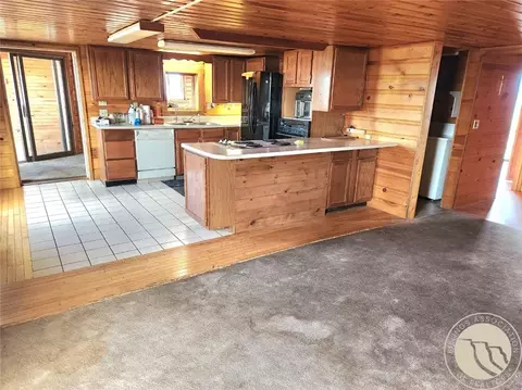 Kitchen - 9705 Shepherd Rd, Shepherd, MT 59079 photo 3 of 4