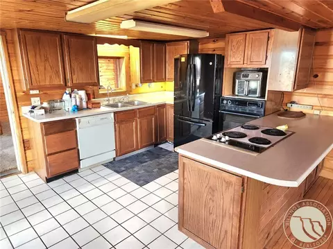 Kitchen - 9705 Shepherd Rd, Shepherd, MT 59079 photo 4 of 4