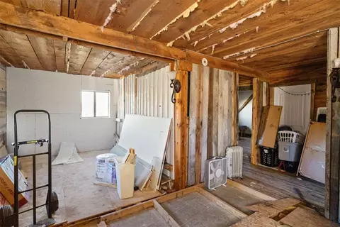 Entry Way - 9 Lost Cache Rd, Columbus, MT 59019 photo 5 of 5