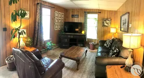 Living - 345 N 3rd St, Columbus, MT 59019 photo 1 of 3