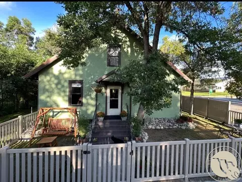 Exterior - 345 N 3rd St, Columbus, MT 59019 photo 8 of 9