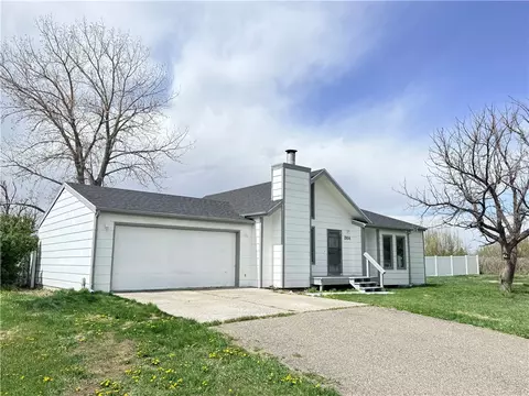 2904 Bunker Hill Dr, Billings, MT 59105