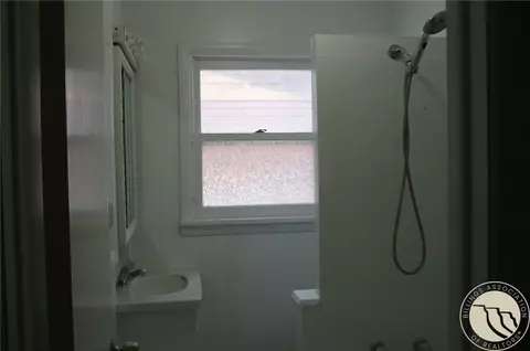 Bath - 515 E Broadway Ave, Bridger, MT 59014 photo 1 of 2