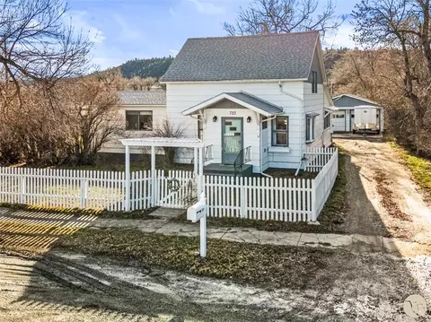 723 E 3rd Ave S, Columbus, MT 59019