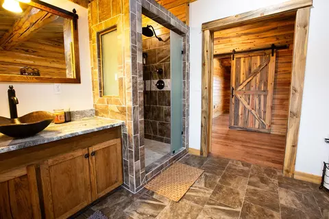 Bath - 65 Spires View Ln, Belfry, MT 59008 photo 4 of 5