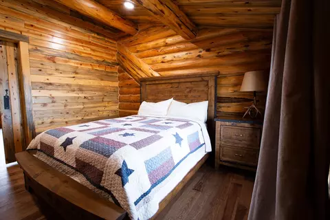 Bedroom - 65 Spires View Ln, Belfry, MT 59008 photo 3 of 4