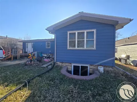 509 S 4th St W, Baker, MT 59313