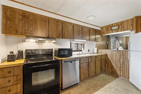 Kitchen - 18 Chestnut Dr, Billings, MT 59102 photo 2 of 2