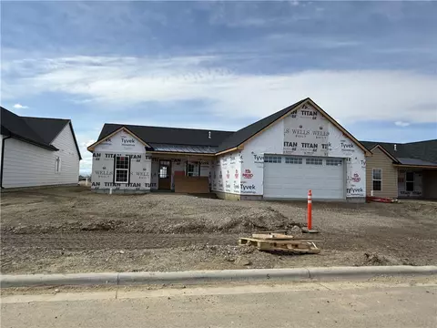 5458 Apple Rose Ln, Billings, MT 59106