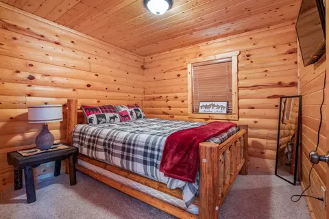 Bedroom - 38 Rocky Trl, Nye, MT 59061 photo 2 of 5