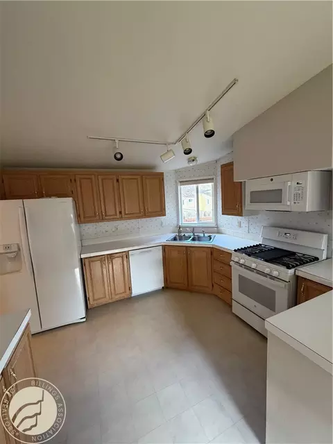 48 Helios Way, Emigrant, MT 59027