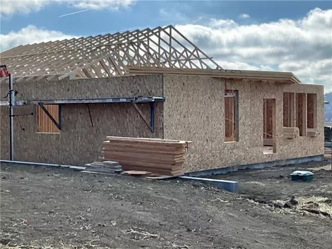 1020 5th St E, Roundup, MT 59072