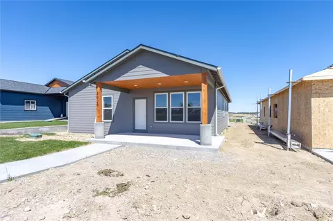 Exterior - 1020 5th St E, Roundup, MT 59072 photo 2 of 3