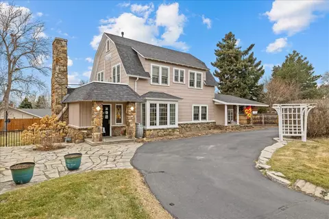 810 Rimrock Rd, Billings, MT 59102