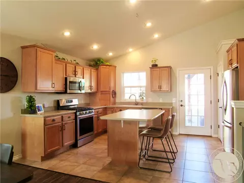 Kitchen - 3020 E Copper Ridge Loop, Billings, MT 59106 photo 4 of 6
