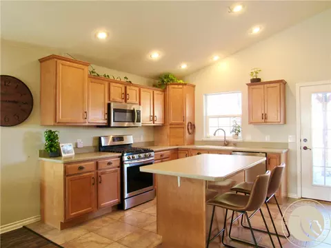 Kitchen - 3020 E Copper Ridge Loop, Billings, MT 59106 photo 3 of 6