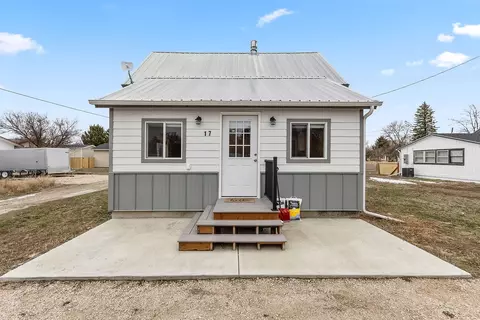 17 Second Ave, Fromberg, MT 59029
