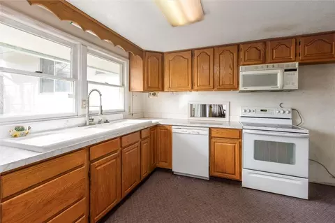 Kitchen - 420 3rd St W, Roundup, MT 59072 photo 2 of 5