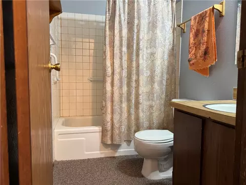 Bath - 915 E 2nd, Big Timber, MT 59011 photo 1 of 3