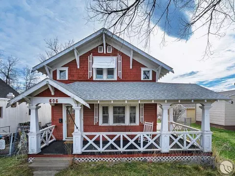 606 3rd St W, Roundup, MT 59072