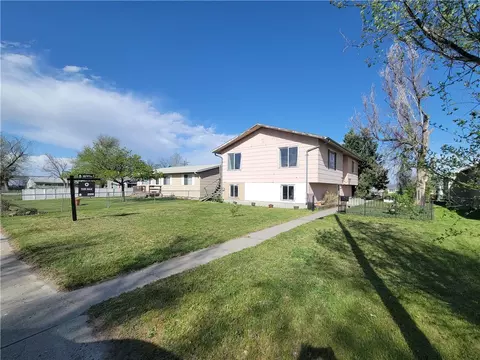 613 N Crook Ave, Hardin, MT 59034