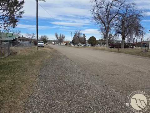 Exterior - 511 3rd St E, Roundup, MT 59072 photo 2 of 5