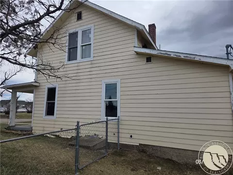 Exterior - 511 3rd St E, Roundup, MT 59072 photo 4 of 5