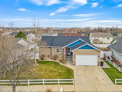 406 Roundhouse Dr, Laurel, MT 59044