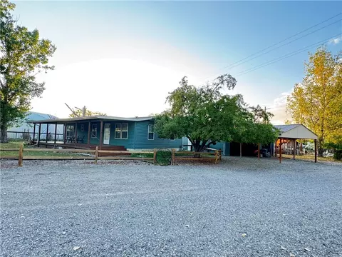 135 C St, Fort Smith, MT 59034