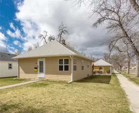 320 4th Ave, Laurel, MT 59044