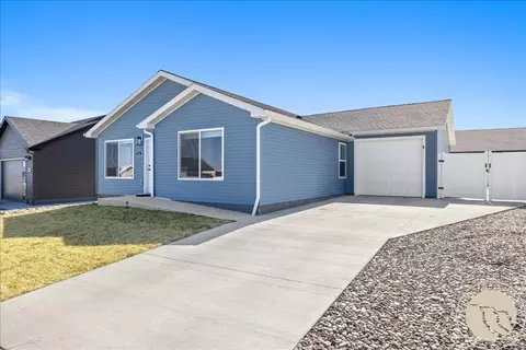 950 Anacapa Ln, Billings, MT 59105